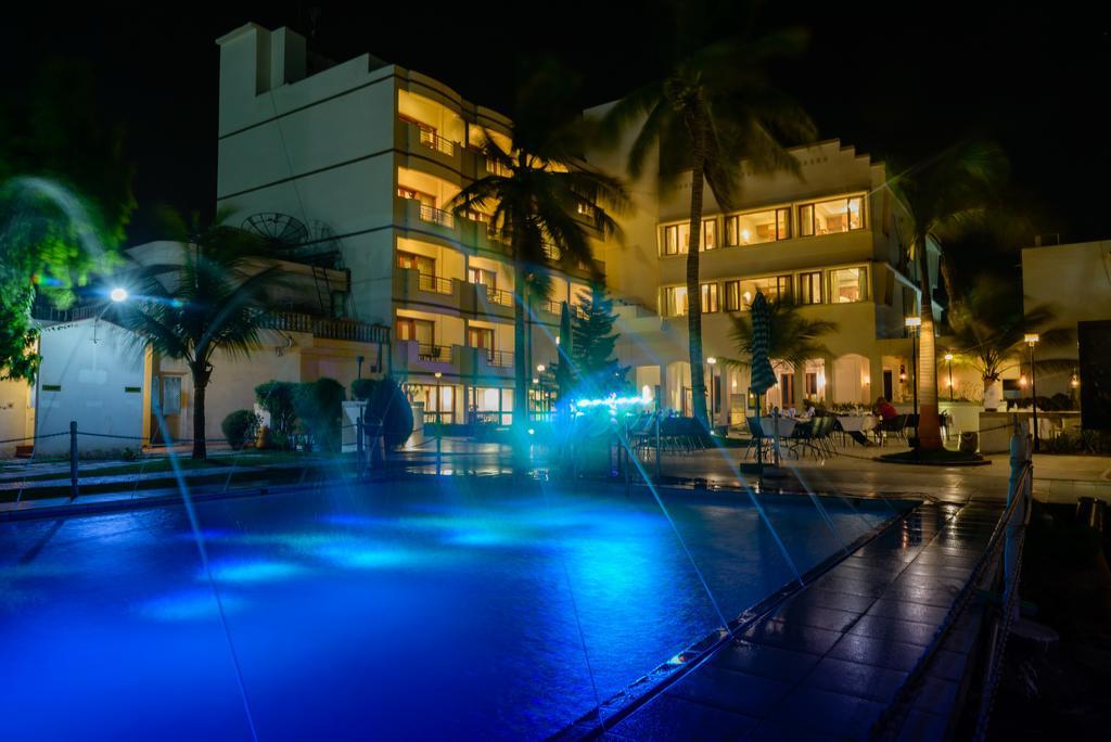 Quality Inn Palms Gāndhīdhām Eksteriør bilde