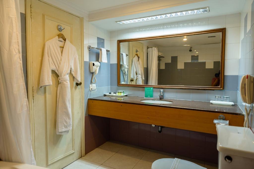 Quality Inn Palms Gāndhīdhām Eksteriør bilde