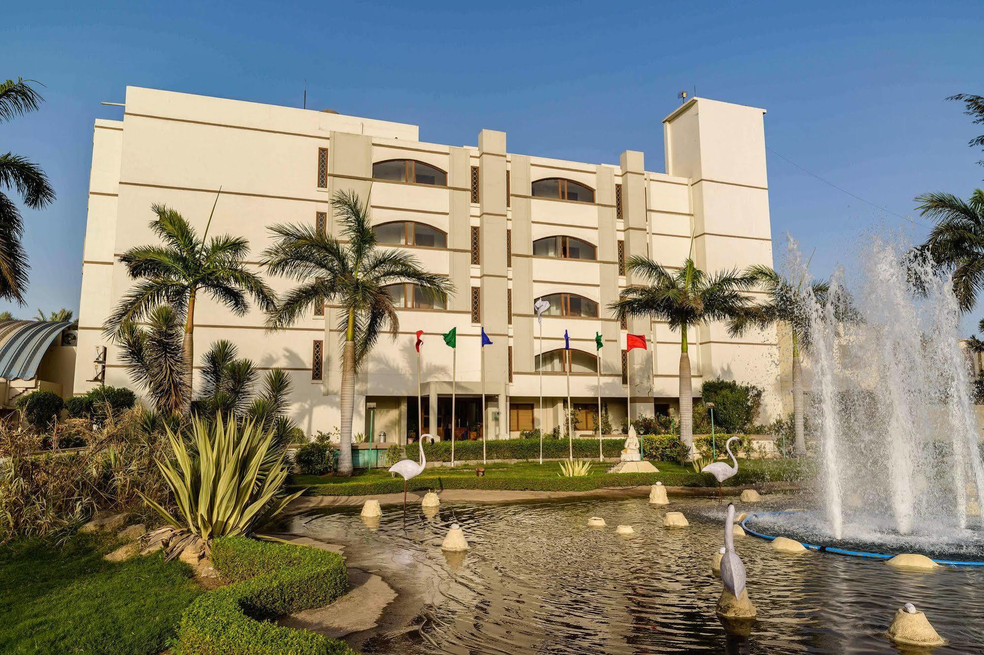 Quality Inn Palms Gāndhīdhām Eksteriør bilde