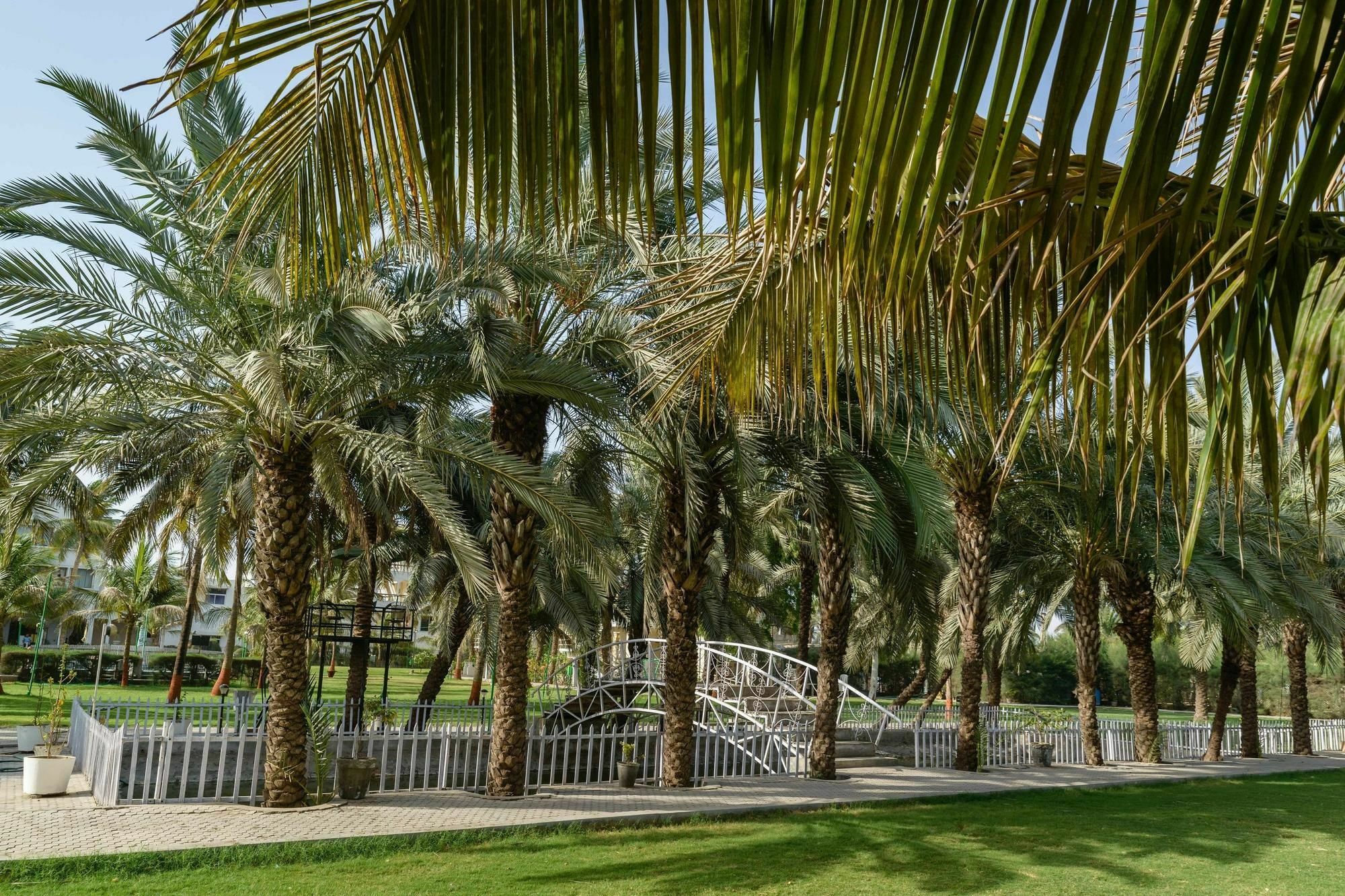Quality Inn Palms Gāndhīdhām Eksteriør bilde